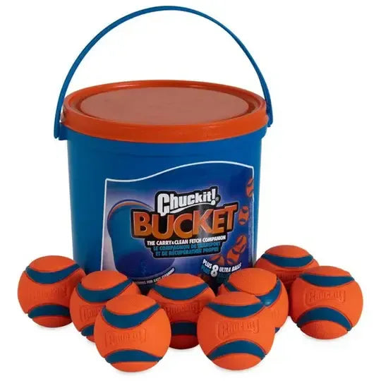 Chuckit | Bucket Including 8 Ultra Balls